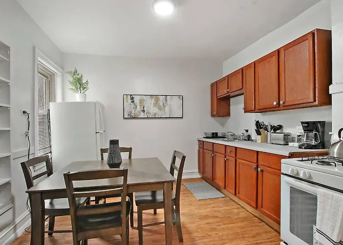 Warm & Inviting 2br - Fullerton 1b Чикаго